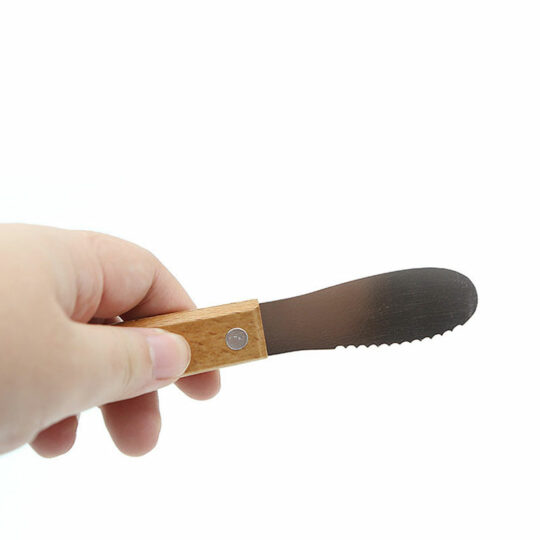 Butter-knife with teeth